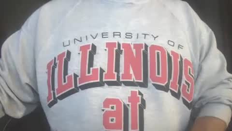 Snapshot of il_undercover chatting on 10/21/25, 10:38 il_undercover online show from 10/21/25, 10:38