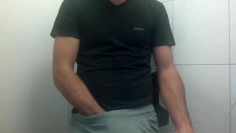 Snapshot of ilcaponero chatting on 04/22/26, 10:11 ilcaponero online show from 04/22/26, 10:11