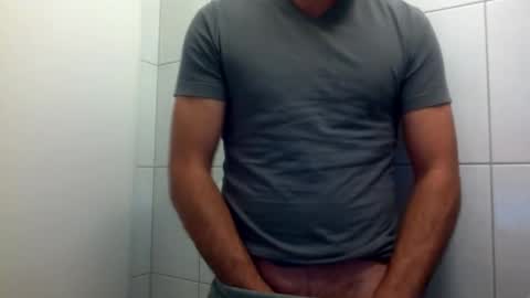 Snapshot of ilcaponero chatting on 05/19/26, 09:54 ilcaponero online show from 05/19/26, 09:54
