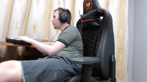 lord online show from 11/12/25, 09:03