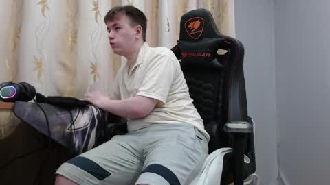 Snapshot of iliaskrisloveee chatting on 05/10/26, 04:34 lord online show from 05/10/26, 04:34