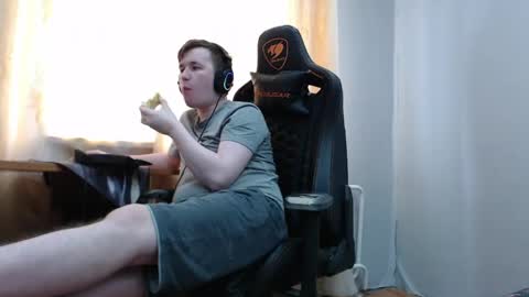 Snapshot of iliaskrisloveee chatting on 06/05/26, 12:22 lord online show from 06/05/26, 12:22