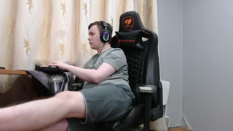 Snapshot of iliaskrisloveee chatting on 06/06/26, 12:27 lord online show from 06/06/26, 12:27