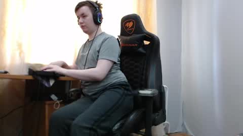 Snapshot of iliaskrisloveee chatting on 06/07/26, 12:42 lord online show from 06/07/26, 12:42