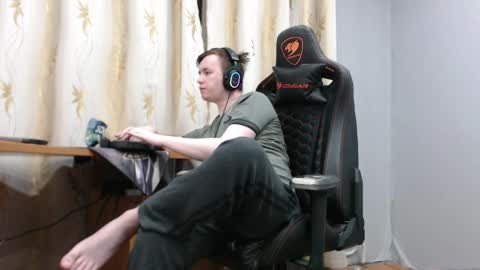 Snapshot of iliaskrisloveee chatting on 06/09/26, 06:52 lord online show from 06/09/26, 06:52