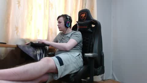Snapshot of iliaskrisloveee chatting on 06/15/26, 02:36 lord online show from 06/15/26, 02:36