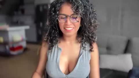 Snapshot of illaroom chatting on 09/27/25, 06:57 Kloe online show from 09/27/25, 06:57