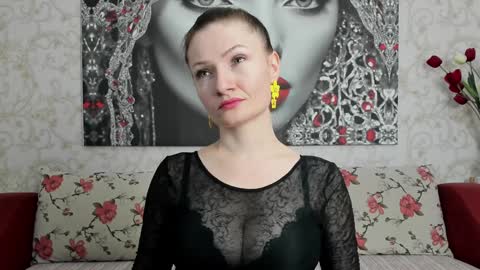 Snapshot of illegalbeauty87 chatting on 01/26/25, 09:07 Ingrid or more easier...Miss  GoDDess Mistress online show from 01/26/25, 09:07