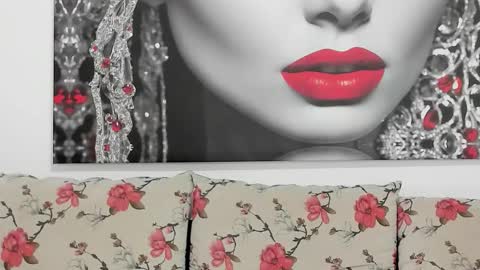 Snapshot of illegalbeauty87 chatting on 10/29/25, 07:10 Ingrid or more easier...Miss GoDDess Mistress online show from 10/29/25, 07:10