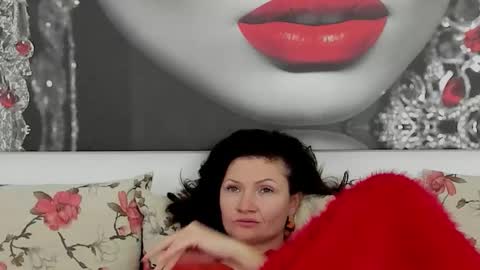 Snapshot of illegalbeauty87 chatting on 12/16/25, 08:19 Ingrid or more easier...Miss GoDDess Mistress online show from 12/16/25, 08:19