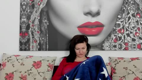 Snapshot of illegalbeauty87 chatting on 02/04/26, 01:55 Ingrid or more easier...Miss GoDDess Mistress online show from 02/04/26, 01:55