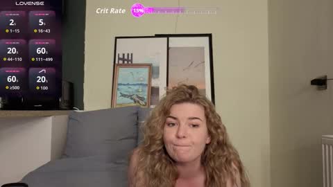 Snapshot of illuminea chatting on 12/17/25, 07:09 Jenny online show from 12/17/25, 07:09