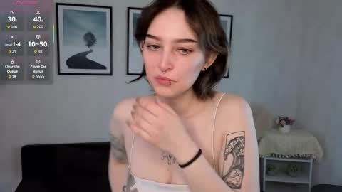 Hello everyone Im Lily online show from 05/04/26, 01:01