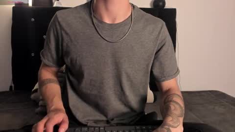 Snapshot of im__thomas chatting on 09/25/25, 05:22 IM  THOMAS online show from 09/25/25, 05:22