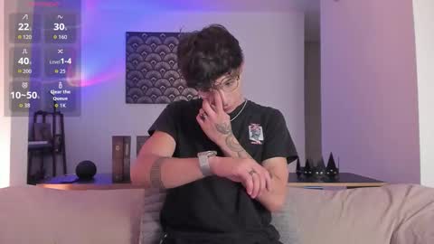 IM  THOMAS online show from 12/19/25, 02:40