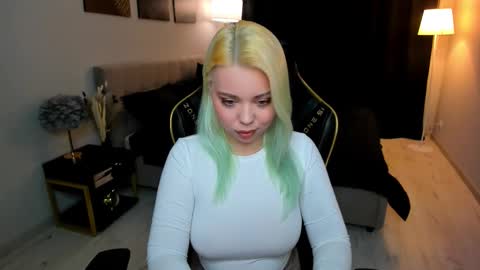 Roxy online show from 11/28/25, 07:38