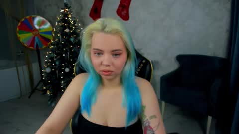 Roxy online show from 12/14/25, 07:29