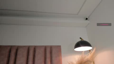 Snapshot of im_alejandra_ chatting on 04/22/26, 04:37 Aleja online show from 04/22/26, 04:37