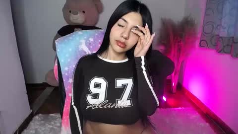 Alyn online show from 11/28/25, 10:01