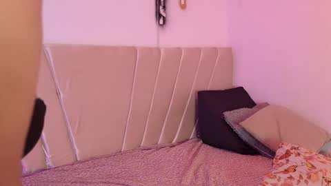 aurora online show from 11/06/25, 09:26