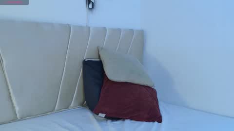 aurora online show from 12/22/25, 07:44