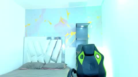 Snapshot of im_brittany_333 chatting on 02/13/26, 05:47 im_brittany_333 online show from 02/13/26, 05:47