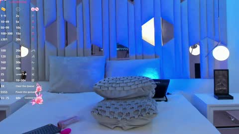 Caro   online show from 12/24/24, 08:44