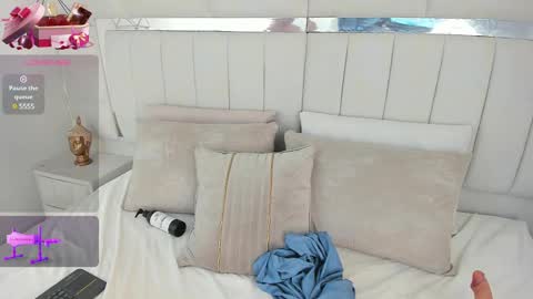 DAHLIA online show from 02/19/25, 02:23