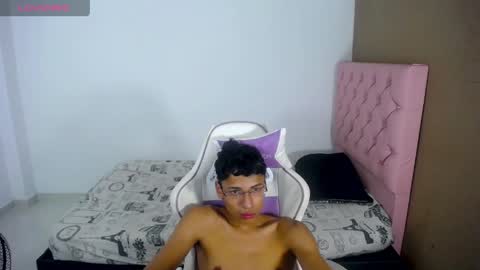 Snapshot of im_david01 chatting on 05/08/26, 11:54 im_david01 online show from 05/08/26, 11:54