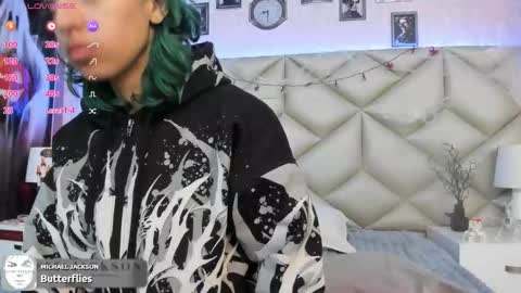  Im Gaia online show from 10/11/25, 01:31