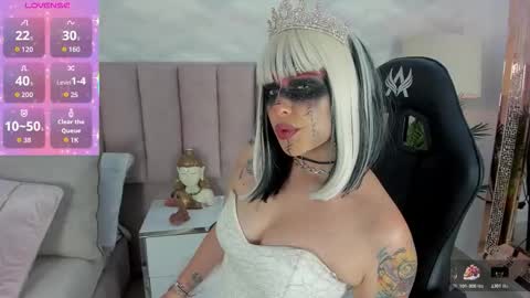 Snapshot of im_genesis chatting on 10/31/25, 12:00 im_genesis online show from 10/31/25, 12:00