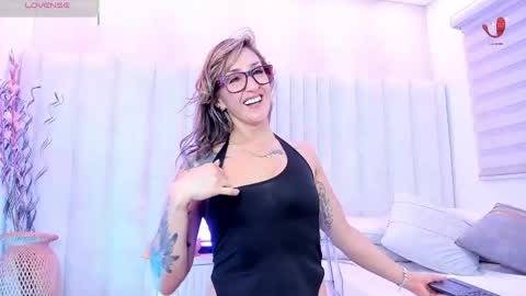 Helina online show from 05/11/26, 02:45
