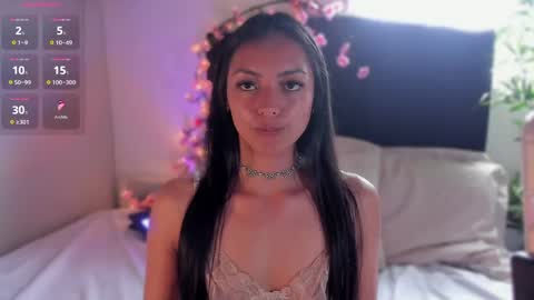 Snapshot of im_isabellaa chatting on 06/07/26, 04:33 Isa online show from 06/07/26, 04:33