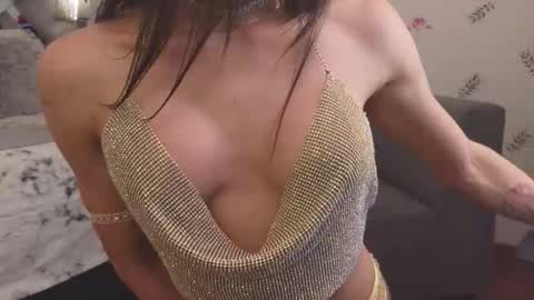 Snapshot of im_jessica_cherry chatting on 11/23/25, 06:24 Jessica Cherry Cerise online show from 11/23/25, 06:24
