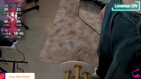 Snapshot of im_juaniito chatting on 10/13/25, 02:44 40 OFF TODAY online show from 10/13/25, 02:44