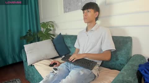 Snapshot of im_kael chatting on 01/15/25, 03:11 Kael online show from 01/15/25, 03:11