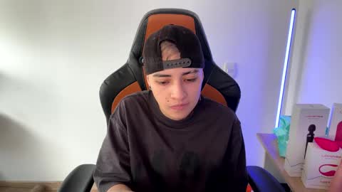 Laia online show from 02/14/25, 01:40