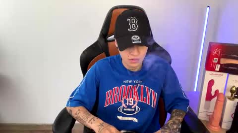 Laia online show from 02/21/25, 08:16