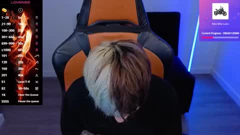 Laia online show from 10/16/25, 10:11