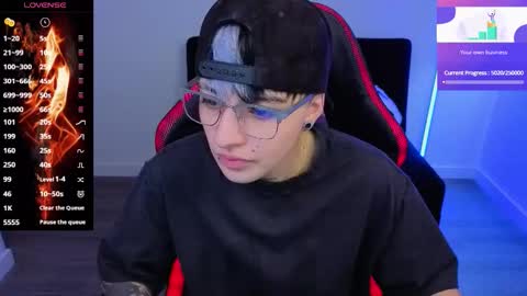 Laia online show from 11/16/25, 09:09