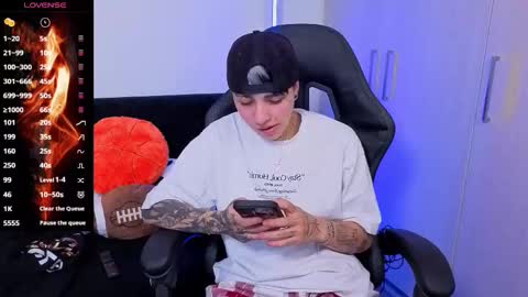 Laia online show from 11/28/25, 10:34