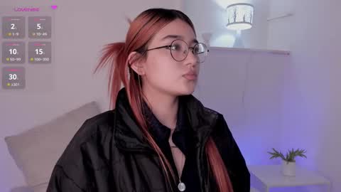 Snapshot of im_mave chatting on 02/24/25, 01:21 Mave online show from 02/24/25, 01:21