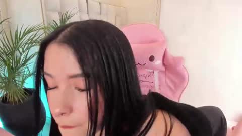 Nika online show from 06/11/26, 03:10