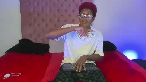 oleider dont forget your thumbs up online show from 04/25/26, 08:06