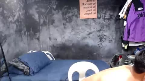 Snapshot of im_pinoyjerry chatting on 10/19/25, 11:22 jerry online show from 10/19/25, 11:22