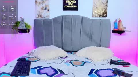 im_riley_ online show from 10/21/25, 07:58