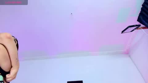 im_riley_ online show from 10/27/25, 07:18