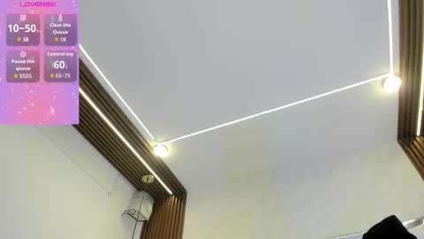 Snapshot of im_tyra chatting on 03/15/26, 05:35 im_tyra online show from 03/15/26, 05:35