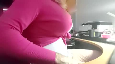 ngela Sometimes online show from 01/18/26, 11:30