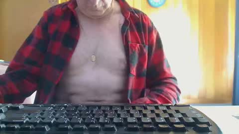 Snapshot of imaussiechris chatting on 04/20/26, 02:58 Aussie Guy online show from 04/20/26, 02:58